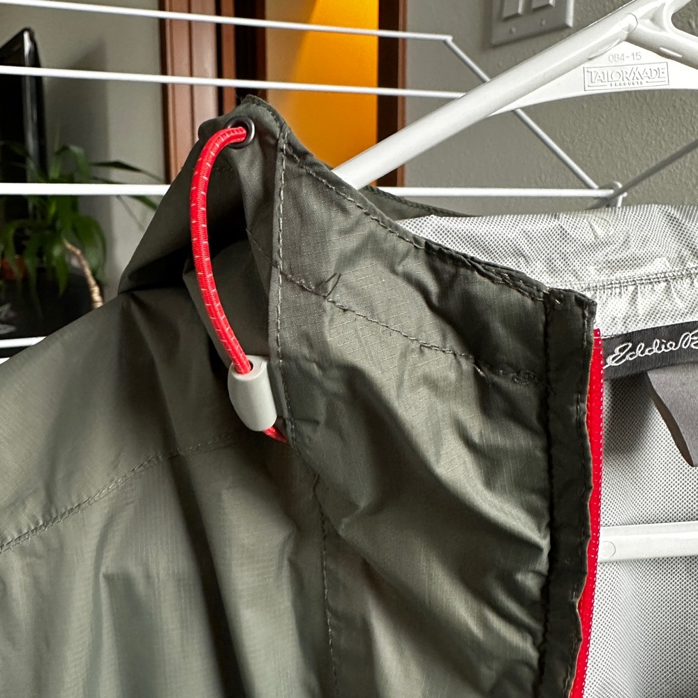 Eddie Bauer weather edge packable rain jacket. Women’s size small, color green - Picture 4 of 9